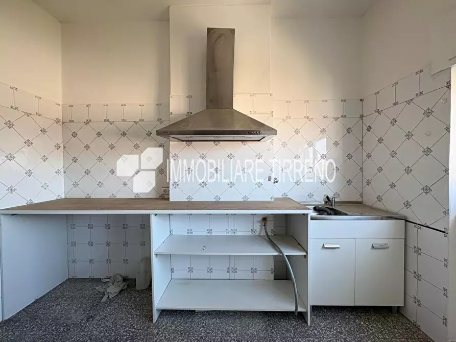 Immagine 3 di Appartamento in vendita  a Massa