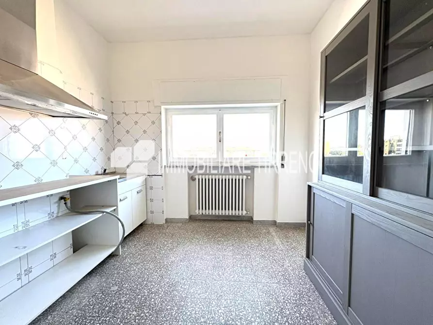 Immagine 2 di Appartamento in vendita  a Massa