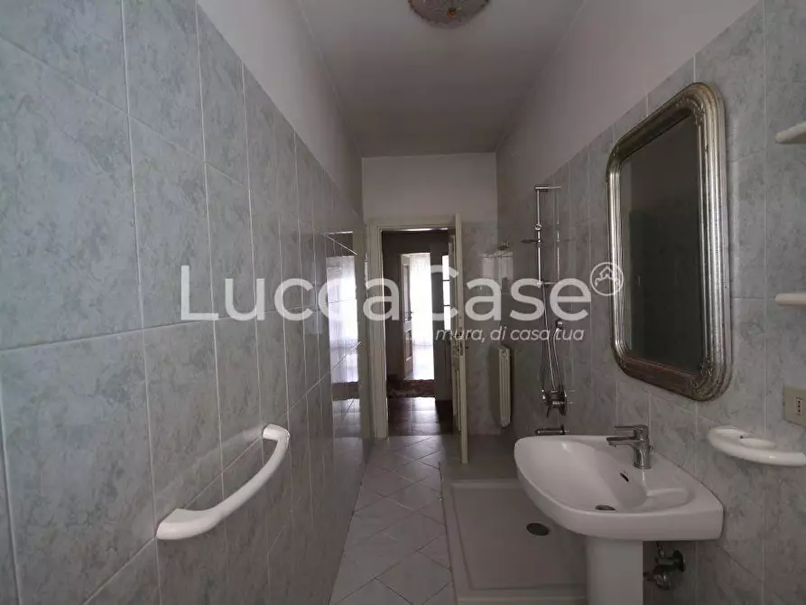 Immagine 23 di Appartamento in vendita  a Camaiore