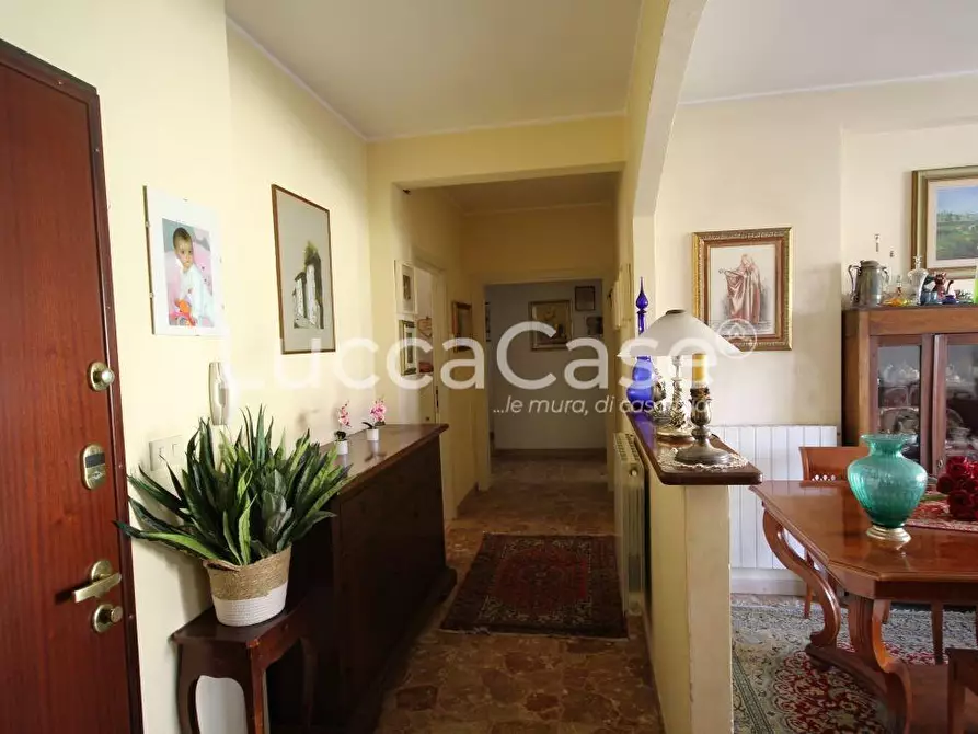 Immagine 14 di Appartamento in vendita  a Camaiore