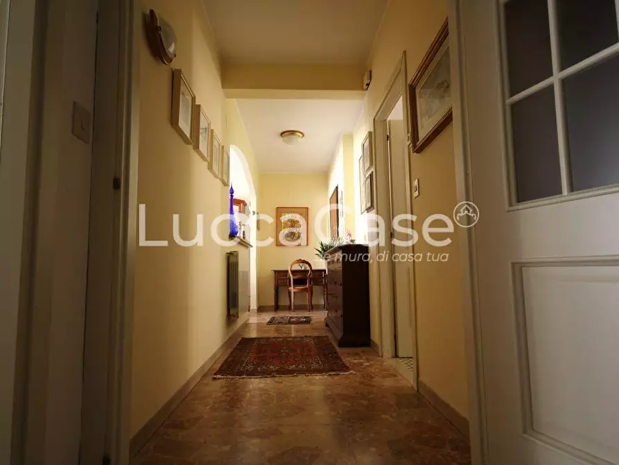 Immagine 11 di Appartamento in vendita  a Camaiore