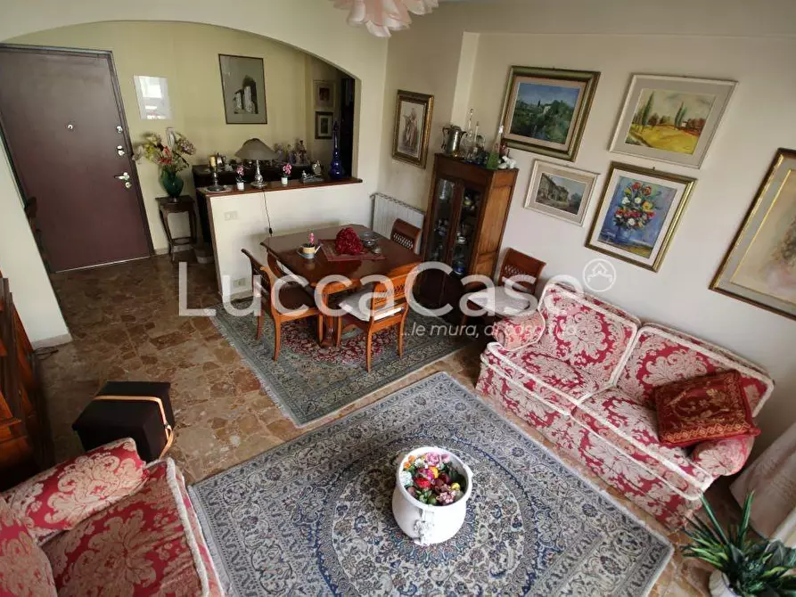 Immagine 1 di Appartamento in vendita  a Camaiore