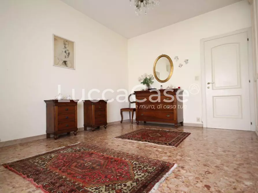 Immagine 12 di Appartamento in vendita  a Camaiore