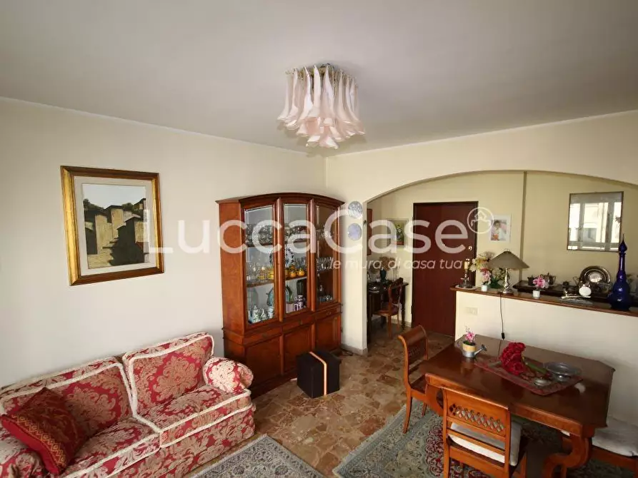 Immagine 8 di Appartamento in vendita  a Camaiore