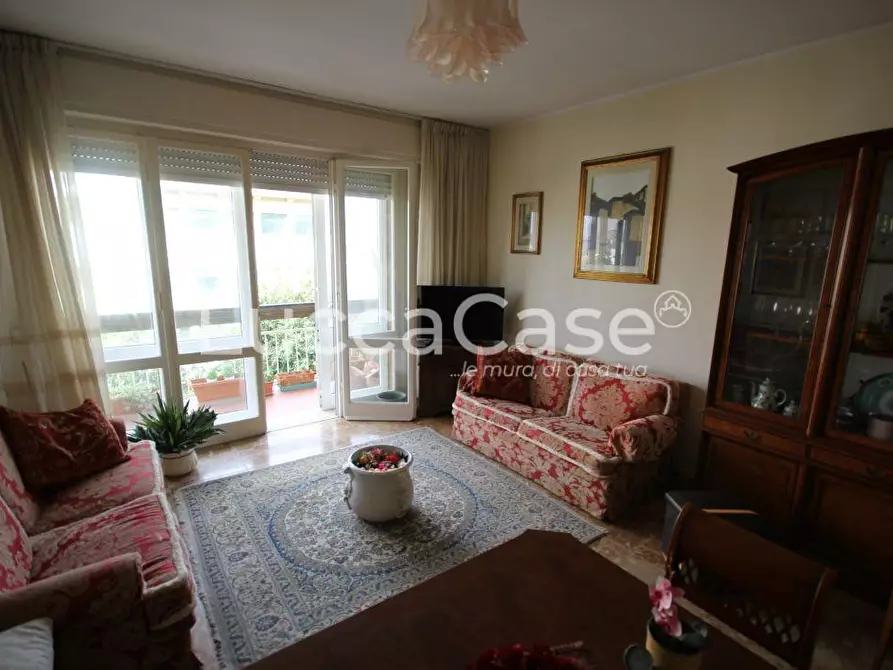 Immagine 2 di Appartamento in vendita  a Camaiore