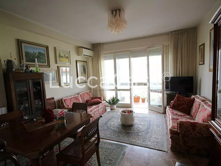 Immagine 9 di Appartamento in vendita  a Camaiore