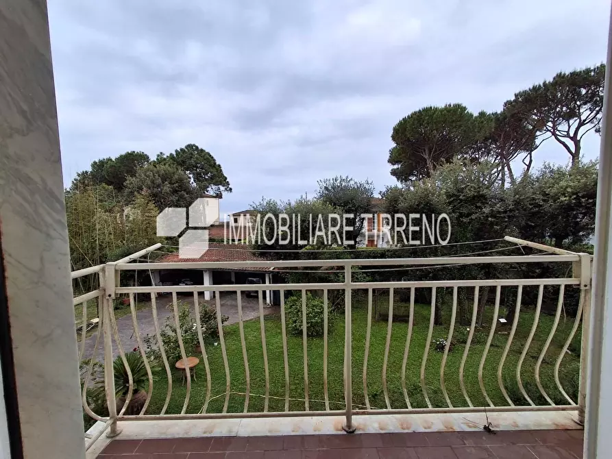 Immagine 1 di Appartamento in vendita  a Massa