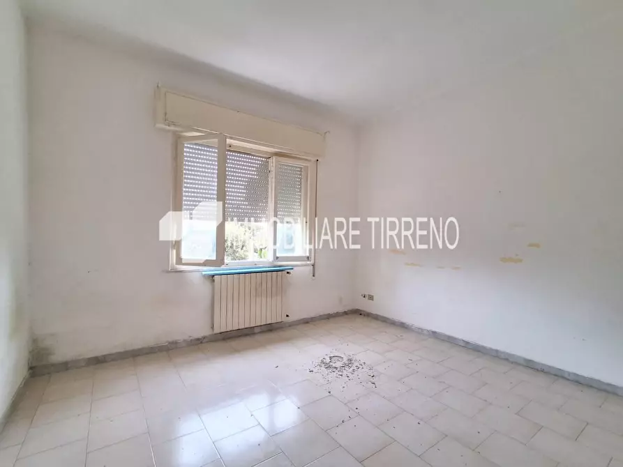 Immagine 5 di Appartamento in vendita  a Massa