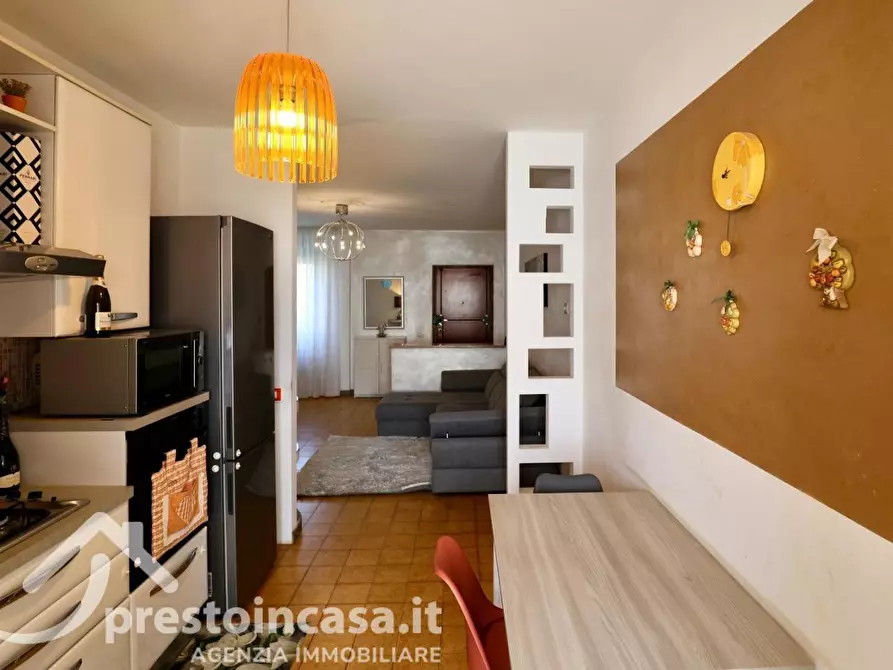 Immagine 9 di Appartamento in vendita  a Viareggio