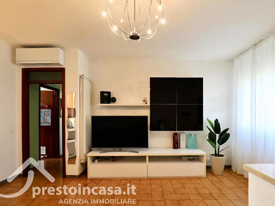 Immagine 6 di Appartamento in vendita  a Viareggio