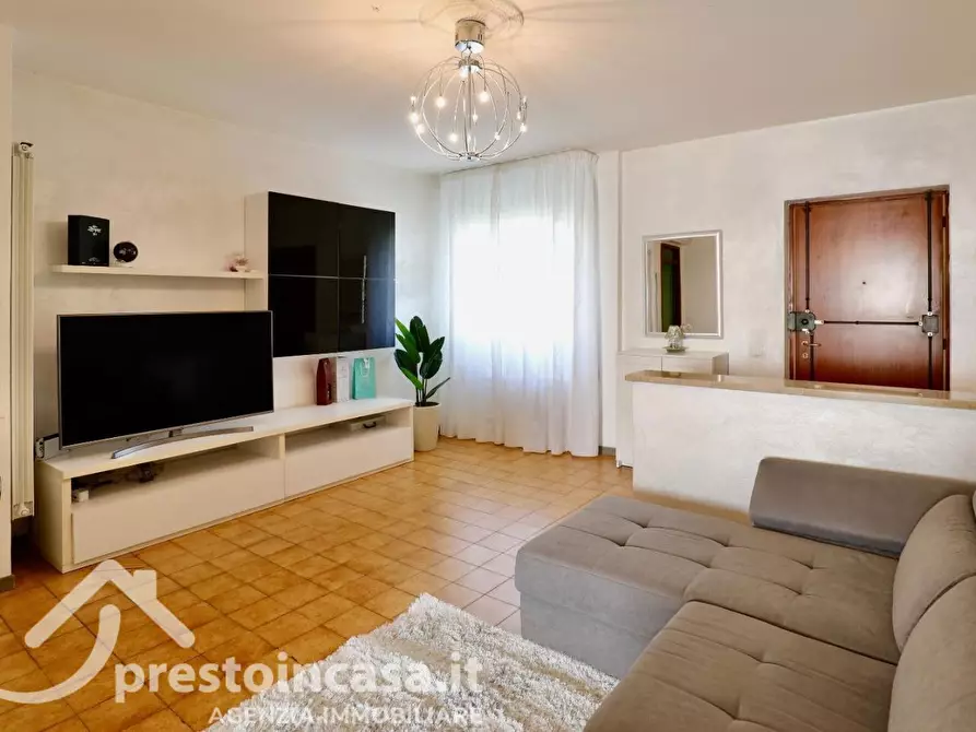 Immagine 3 di Appartamento in vendita  a Viareggio