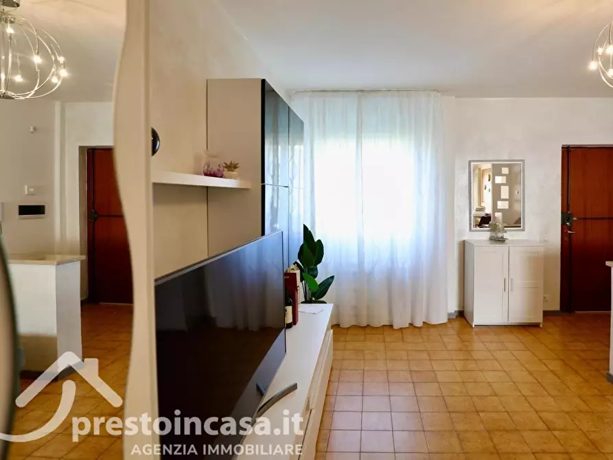Immagine 8 di Appartamento in vendita  a Viareggio