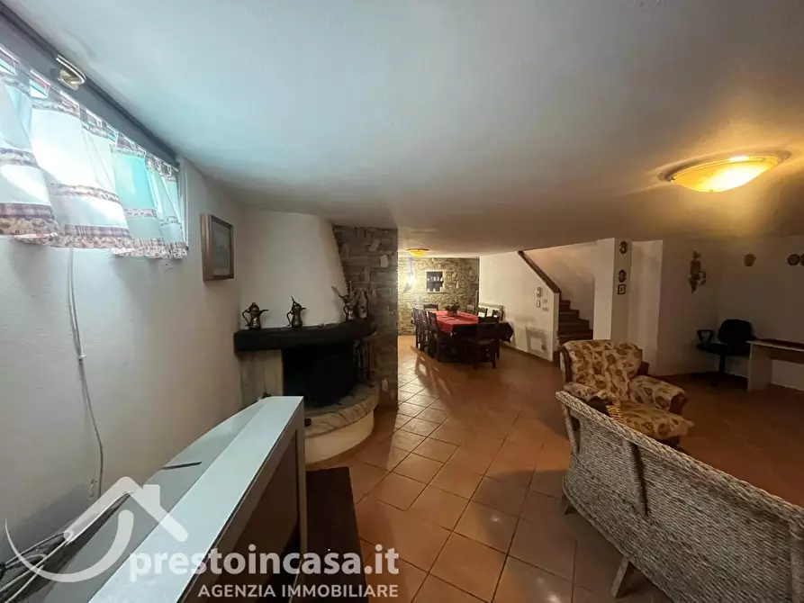 Immagine 34 di Villa in vendita  a Massarosa