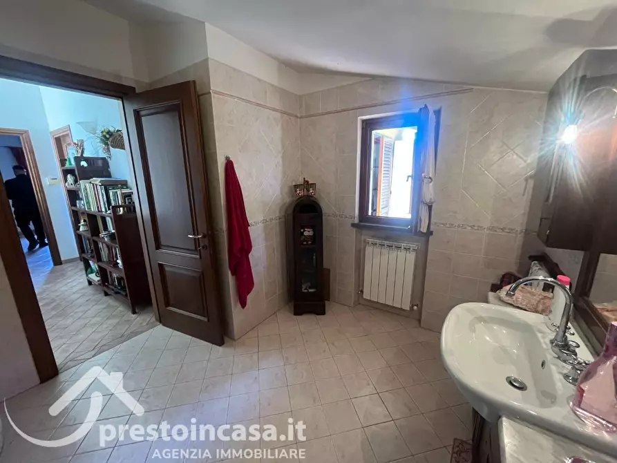 Immagine 43 di Villa in vendita  a Massarosa
