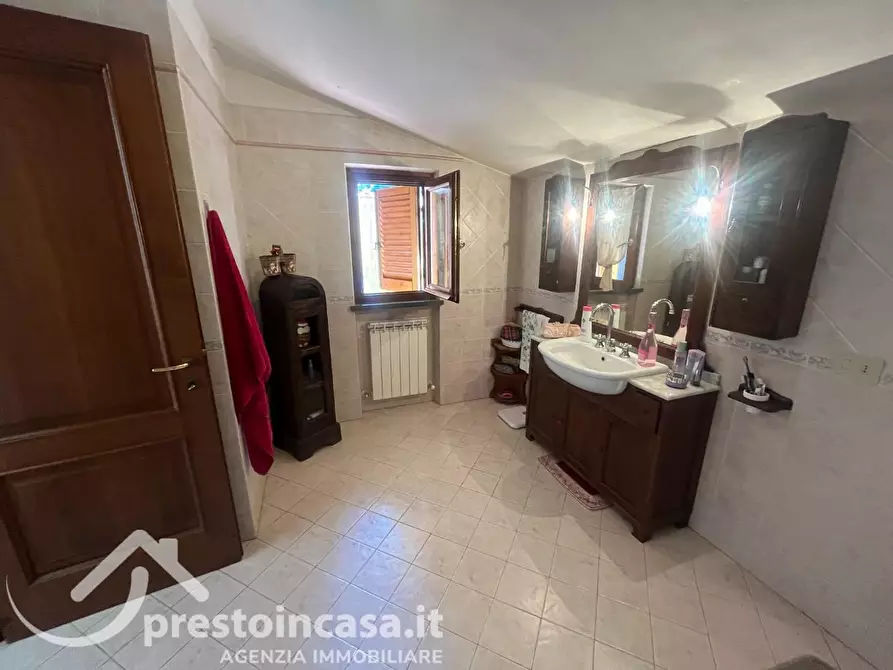 Immagine 42 di Villa in vendita  a Massarosa