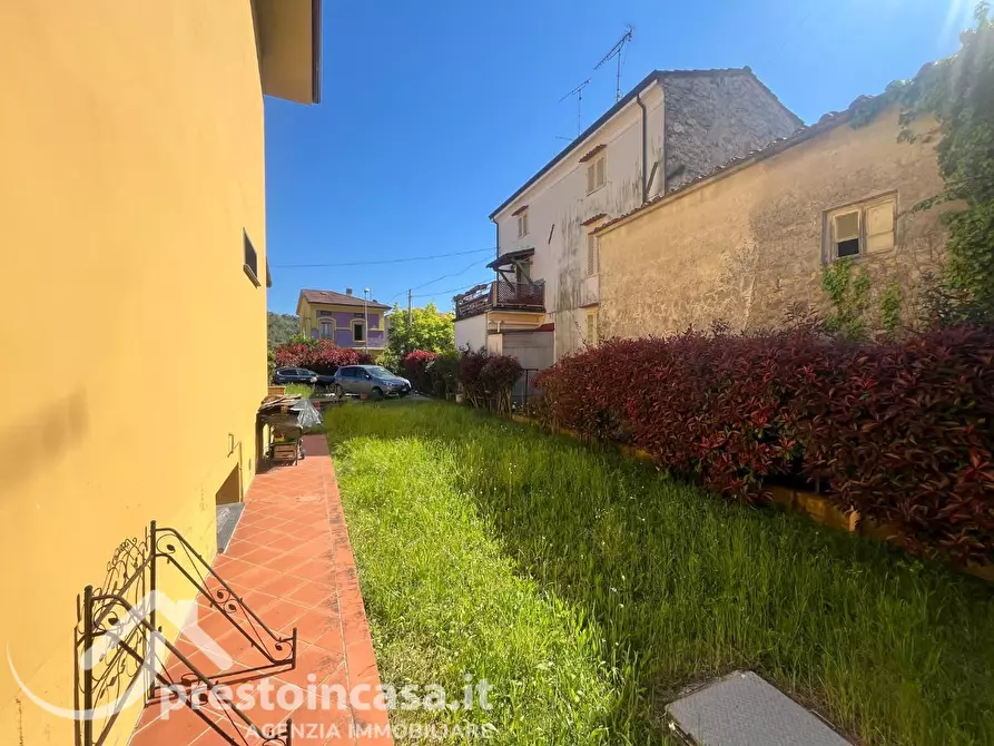 Immagine 8 di Villa in vendita  a Massarosa