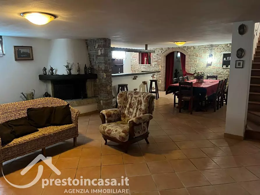 Immagine 27 di Villa in vendita  a Massarosa