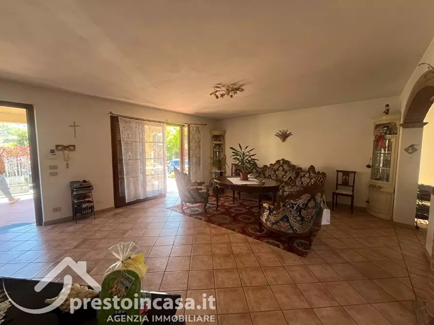 Immagine 16 di Villa in vendita  a Massarosa