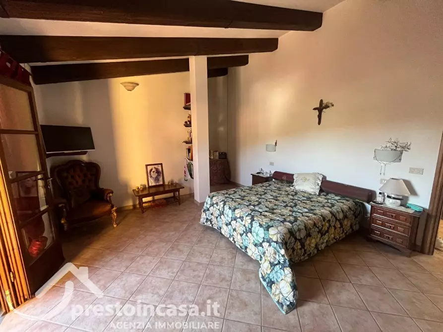 Immagine 49 di Villa in vendita  a Massarosa