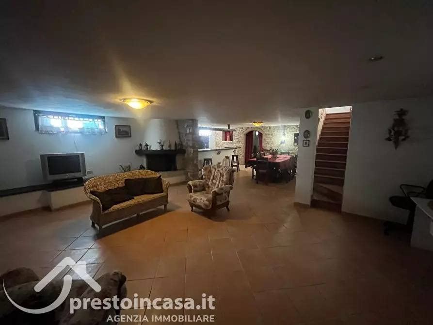 Immagine 26 di Villa in vendita  a Massarosa