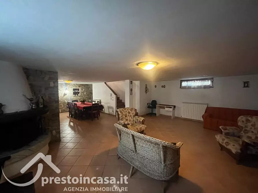 Immagine 33 di Villa in vendita  a Massarosa