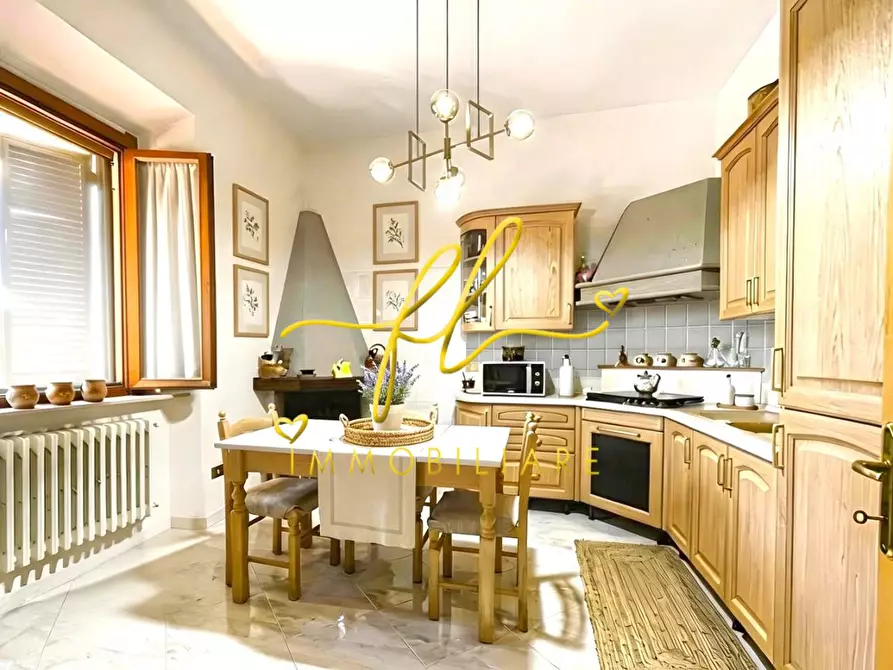 Immagine 10 di Appartamento in vendita  a Pomarance