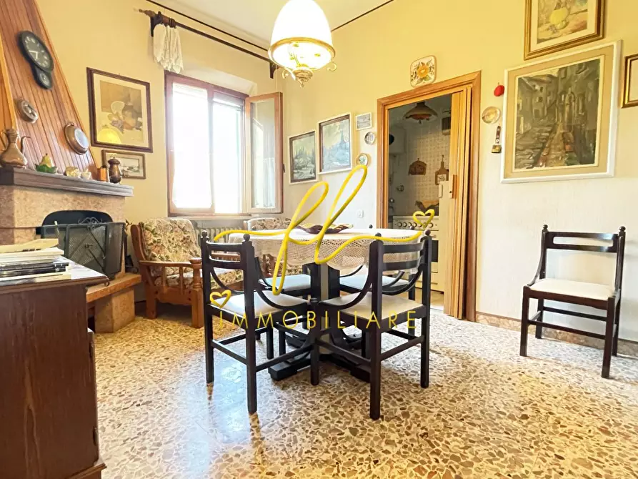 Immagine 2 di Appartamento in vendita  a Pomarance