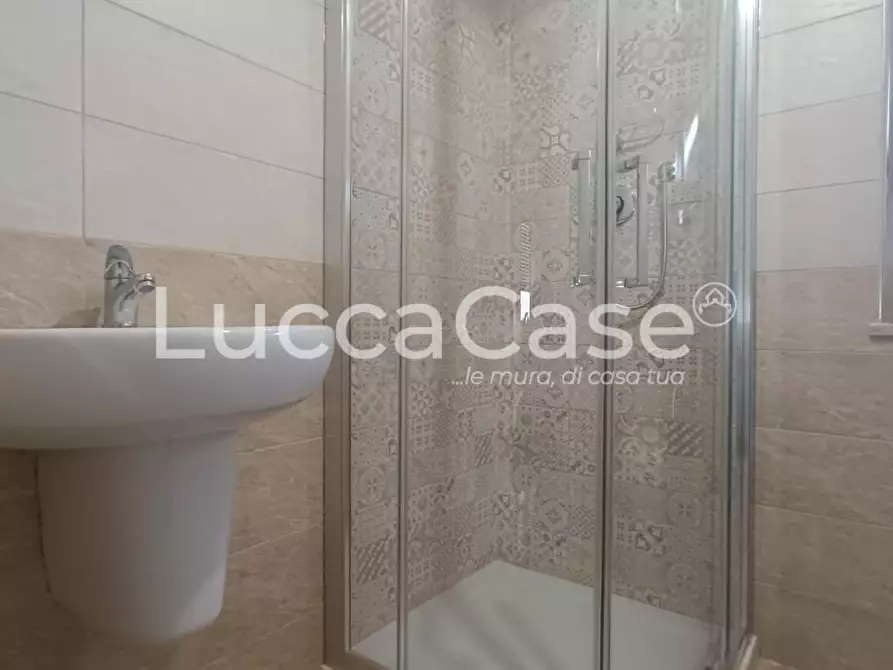 Immagine 4 di Appartamento in affitto  a Lucca