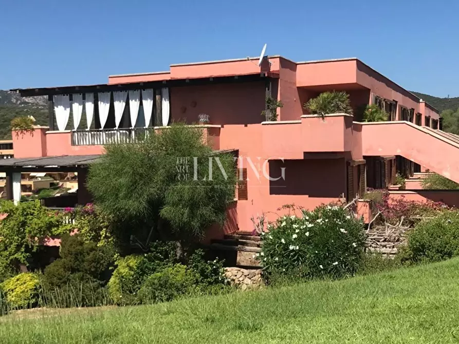 Immagine 2 di Appartamento in vendita  a Olbia