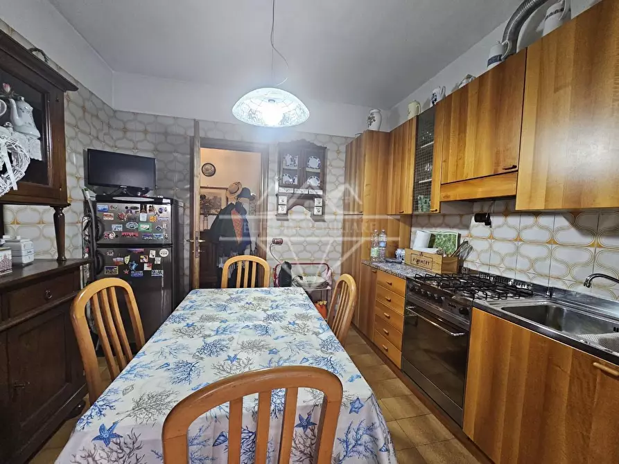 Immagine 6 di Appartamento in vendita  a Massa