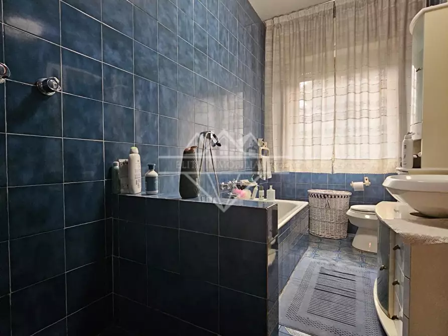 Immagine 12 di Appartamento in vendita  a Massa