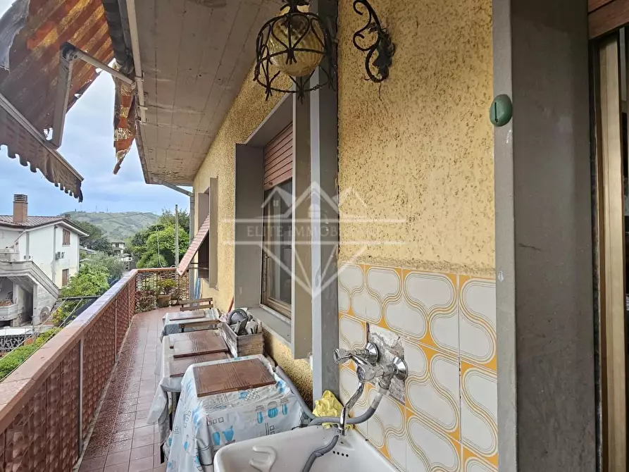 Immagine 7 di Appartamento in vendita  a Massa