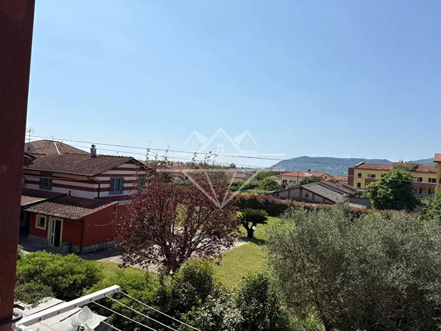Immagine 6 di Appartamento in vendita  a Castelnuovo Magra