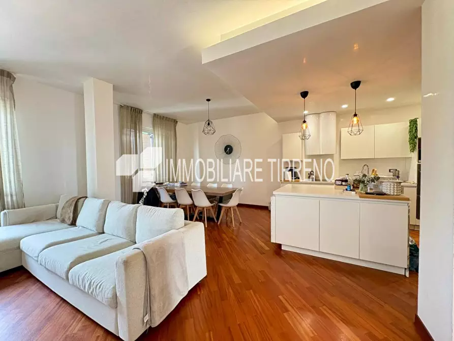 Immagine 1 di Appartamento in vendita  a Massa