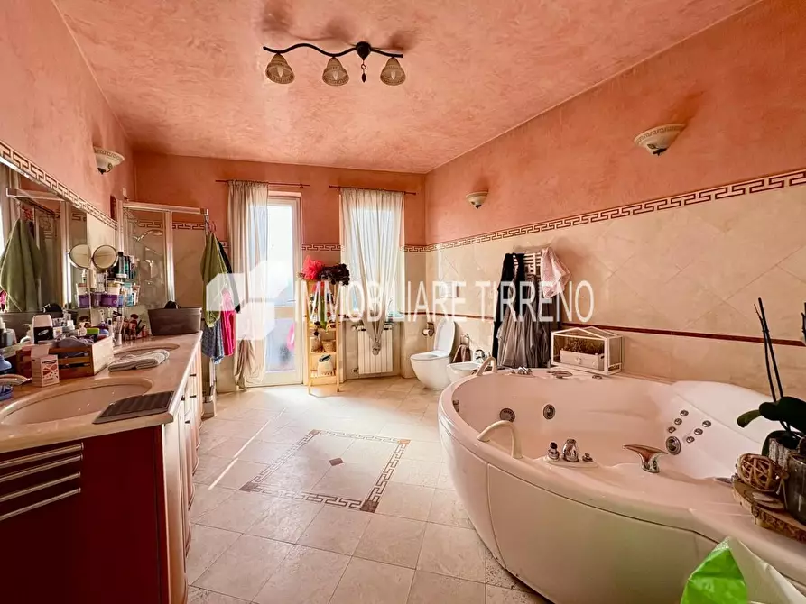 Immagine 7 di Appartamento in vendita  a Massa