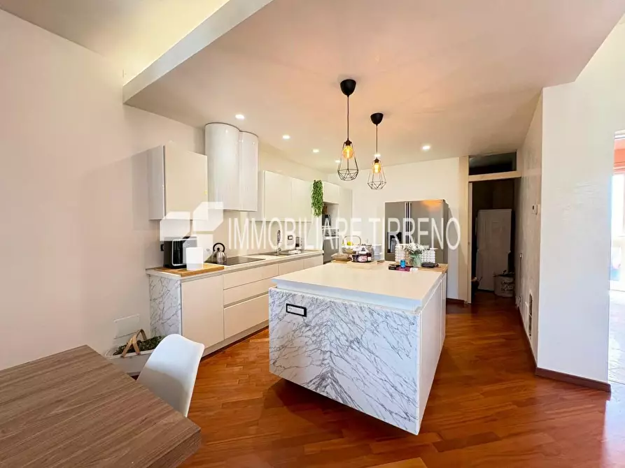 Immagine 4 di Appartamento in vendita  a Massa