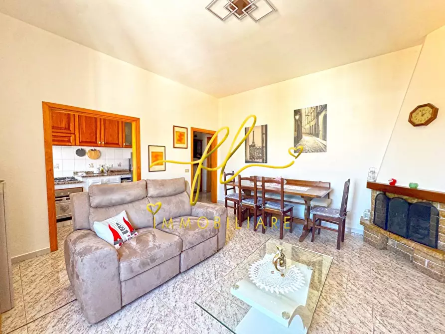 Immagine 3 di Appartamento in vendita  a Cecina