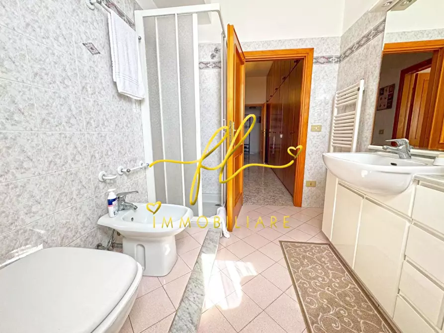 Immagine 13 di Appartamento in vendita  a Cecina