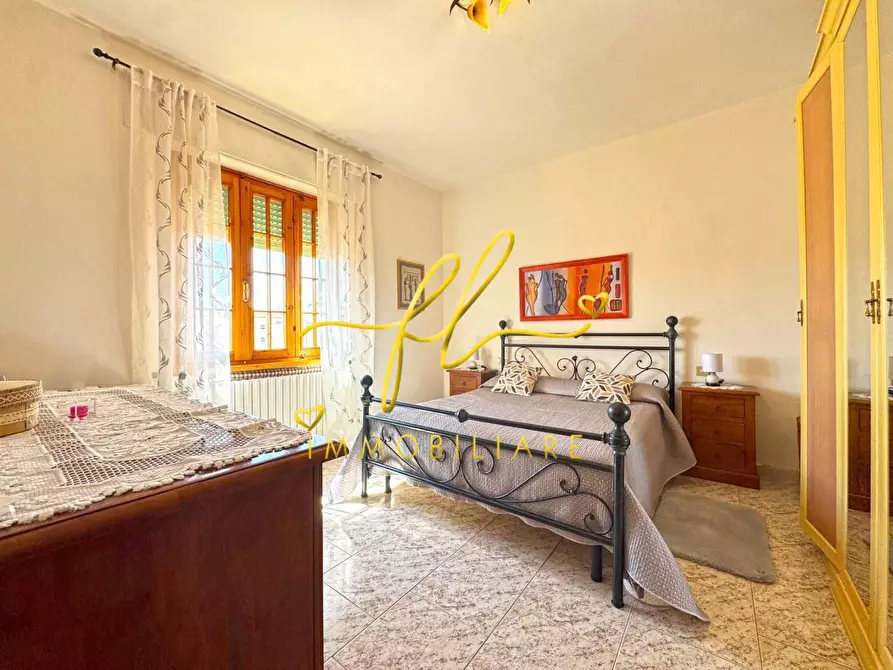 Immagine 9 di Appartamento in vendita  a Cecina