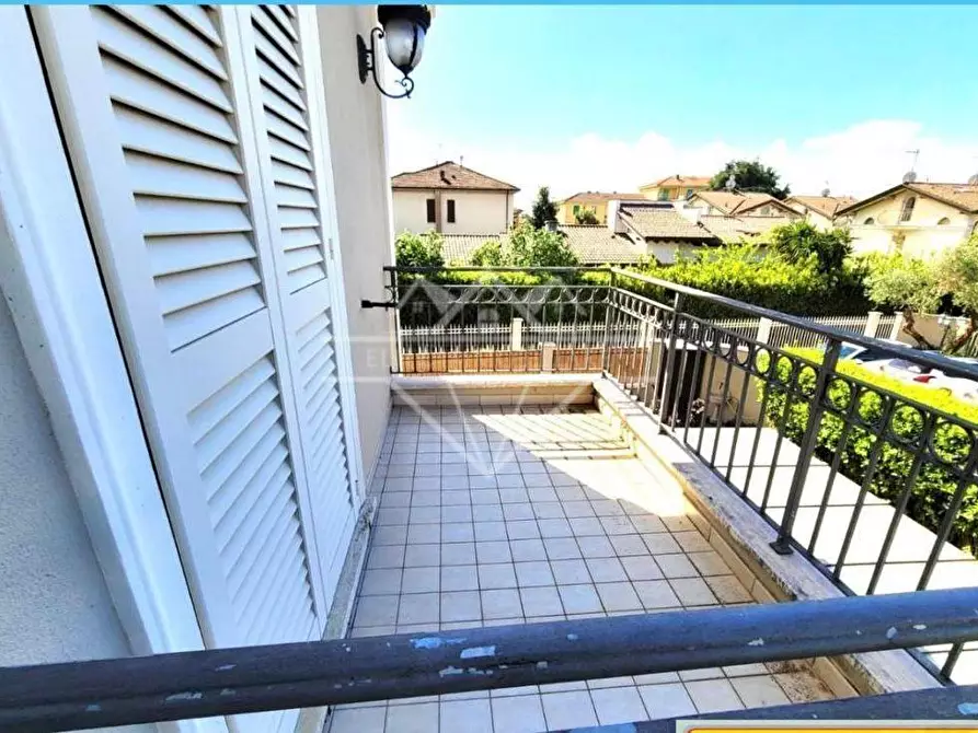 Immagine 15 di Appartamento in vendita  a Massa