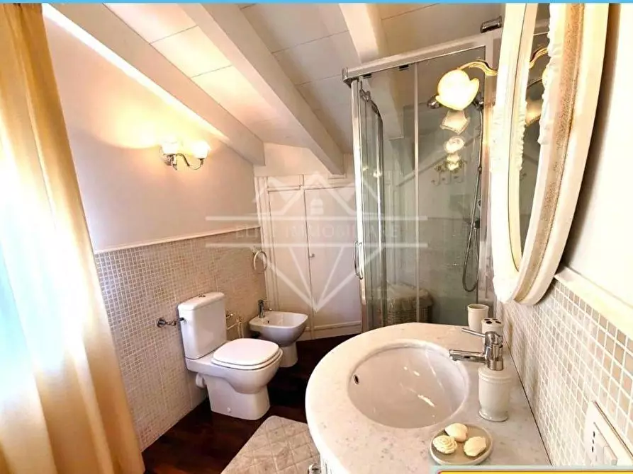 Immagine 22 di Appartamento in vendita  a Massa