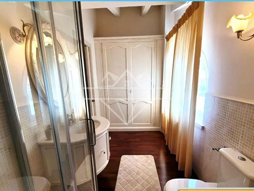 Immagine 21 di Appartamento in vendita  a Massa