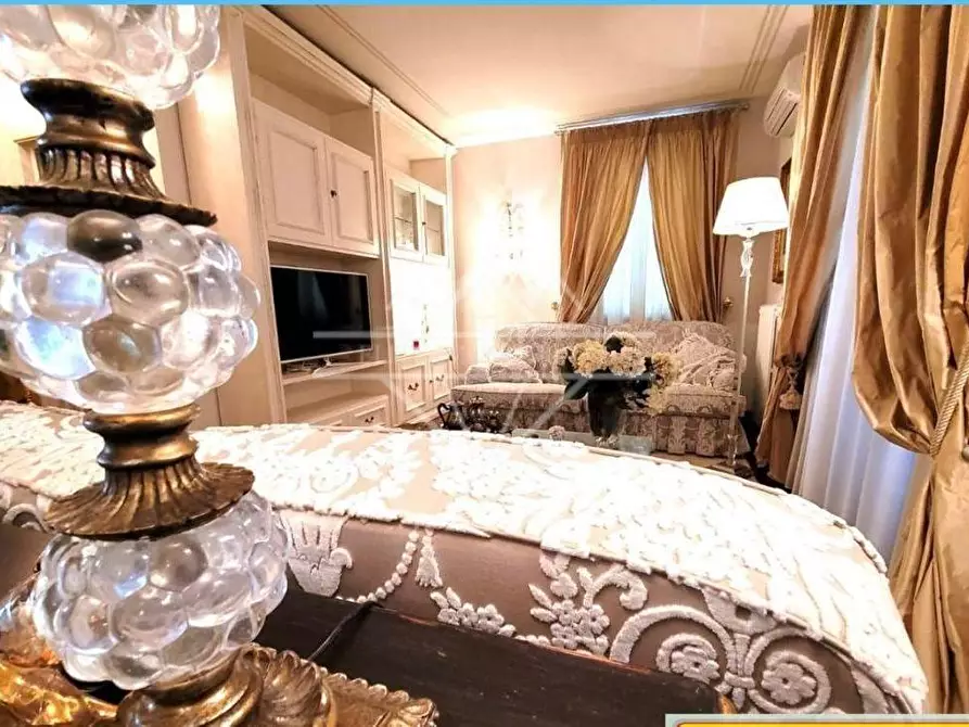 Immagine 5 di Appartamento in vendita  a Massa