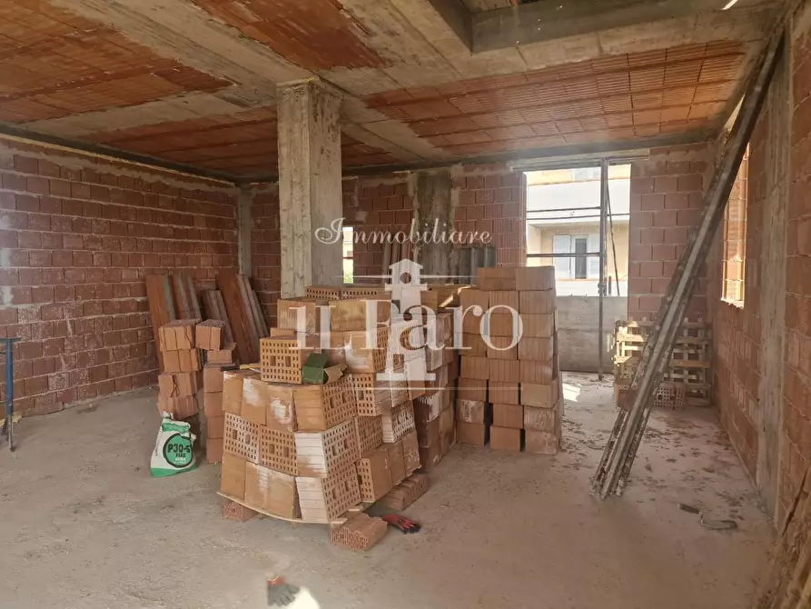 Immagine 13 di Villetta a schiera in vendita  a Campi Bisenzio