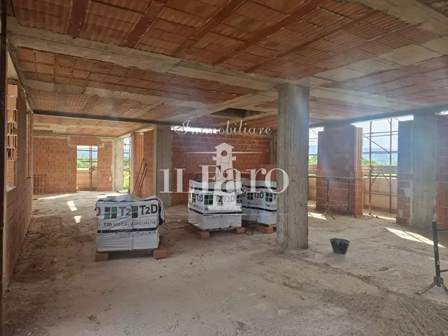 Immagine 8 di Villetta a schiera in vendita  a Campi Bisenzio