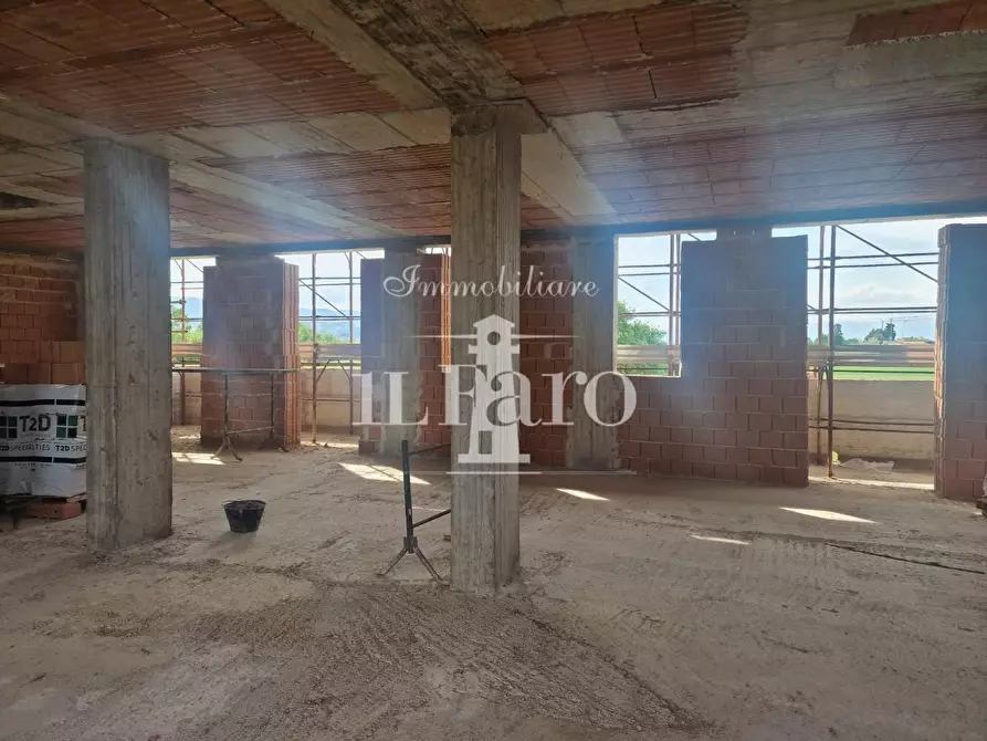 Immagine 11 di Villetta a schiera in vendita  a Campi Bisenzio