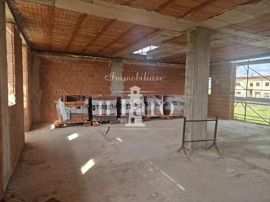 Immagine 17 di Villetta a schiera in vendita  a Campi Bisenzio