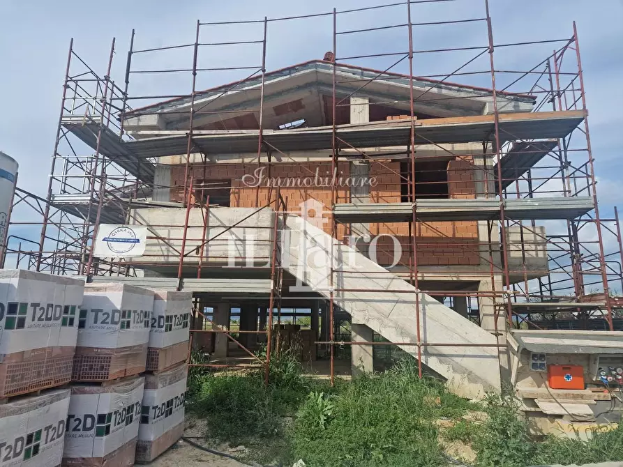 Immagine 3 di Villetta a schiera in vendita  a Campi Bisenzio