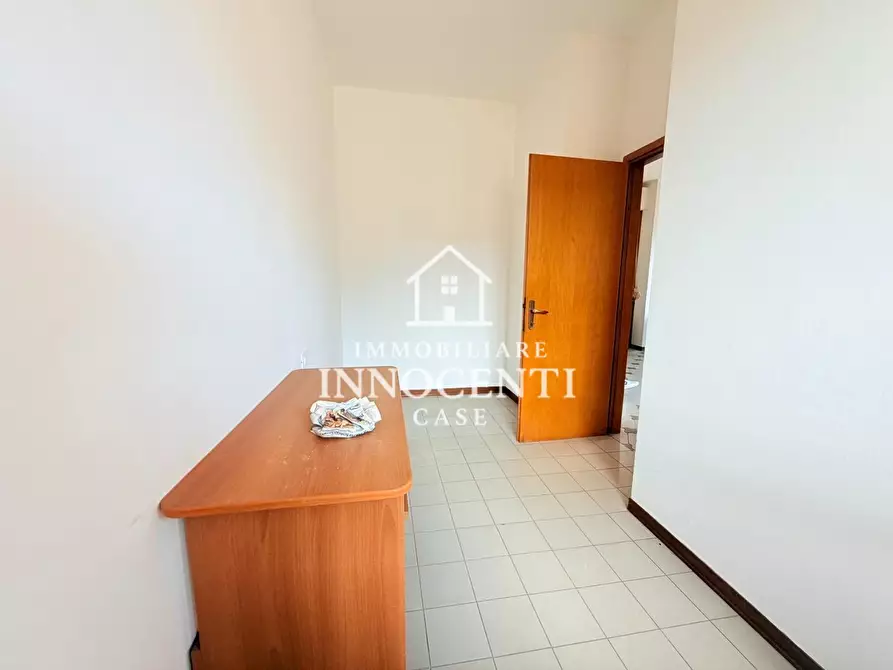 Immagine 11 di Appartamento in vendita  a Massa