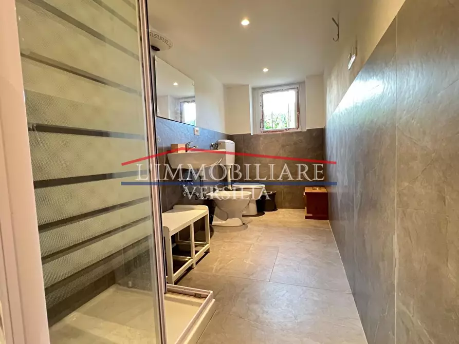 Immagine 15 di Appartamento in vendita  a Carrara